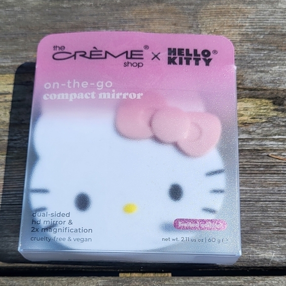 The Crème Shop - Hello Kitty On-The-Go Compact Mirror - Picture 1 of 7
